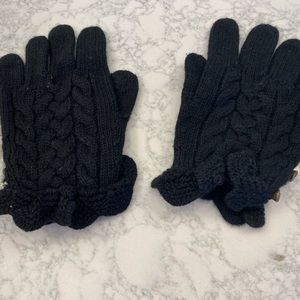 Holiday Vibes! Ralph Lauren black cable knit gloves